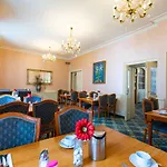 Rheinischer Hof Bad Soden 4*
