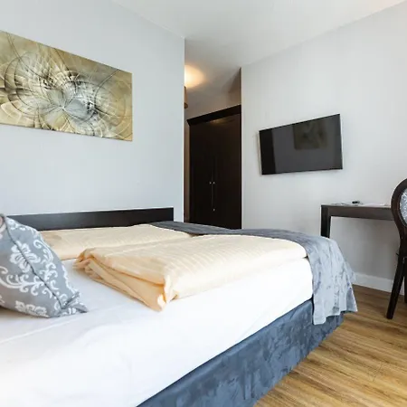Rheinischer Hof Bad Soden Otel 4*