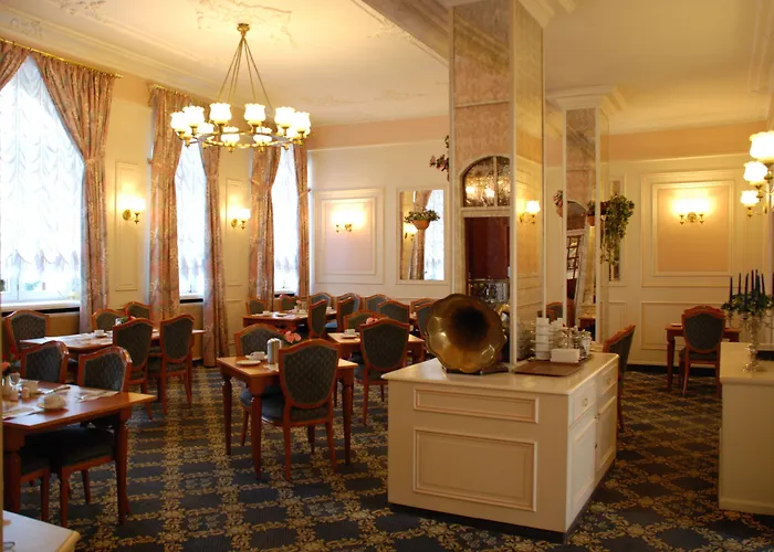 호텔 라인니셔 호프 바트 조덴 4*